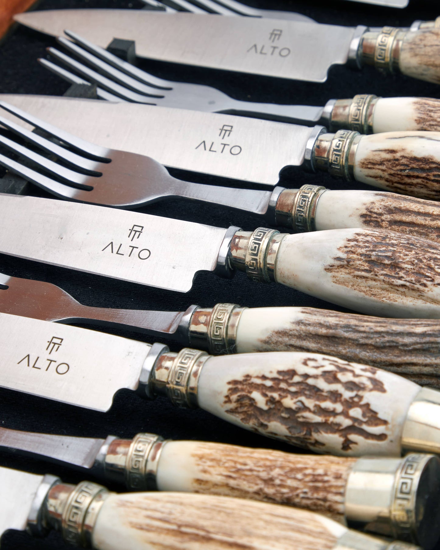 24 Piece Deer Cutlery Set