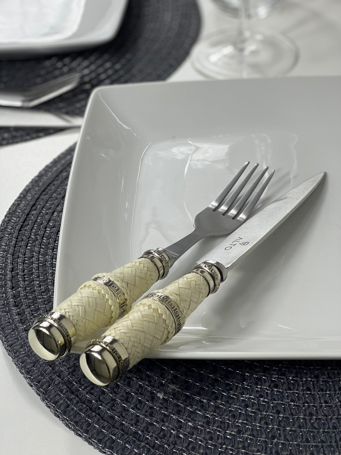 24 Piece Braided Cutlery Set